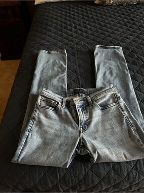 Lucky Brand Straight Leg Jeans in Blue Waist 6/28